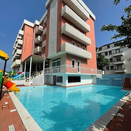 Hotel Delfino Milano Marittima Esterno foto