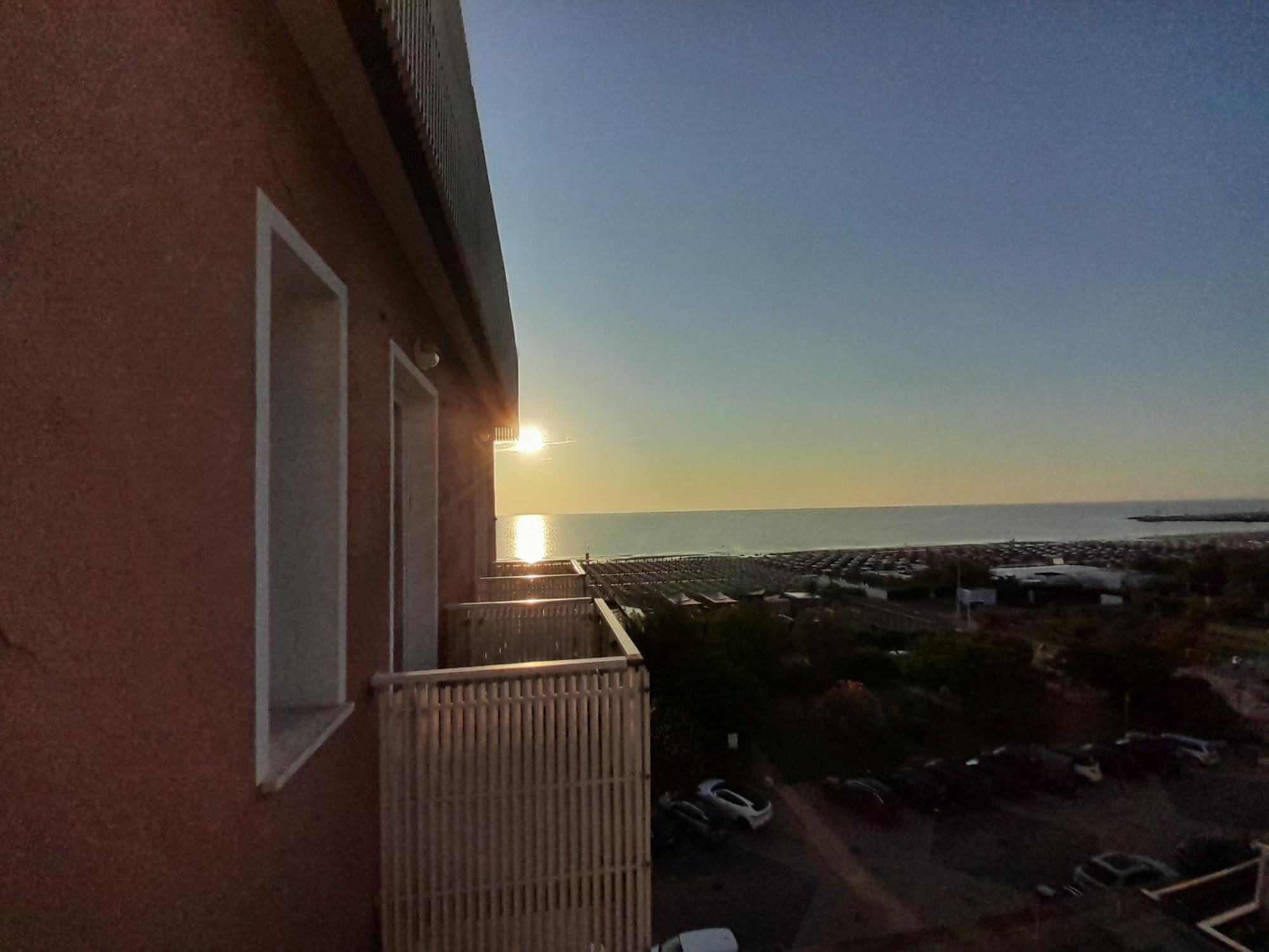 Hotel Delfino Milano Marittima Esterno foto